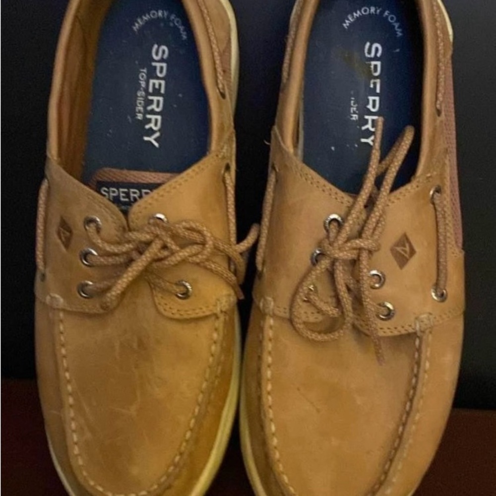 Men’s topsider shoe